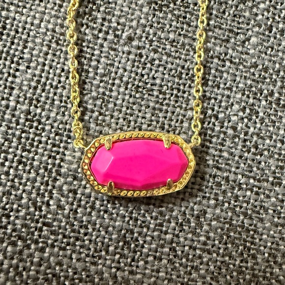 🌟NWOT🌟Kendra Scott Elisa Pink Pendant Necklace Gold Hardware - Picture 3 of 4